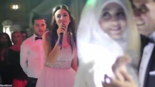 صاحبة العروسة 'الأنتيم' فاجئت العروسه والعريس بصوتها الرائع وأدائها المبهر Bridesmaids حصريا 2017 HD