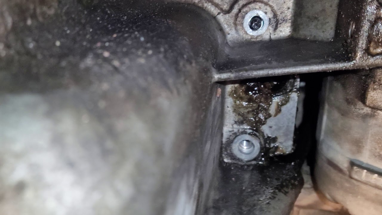 Remove oil pan from chrysler 300, dodge charger, magnum 2.7 engine