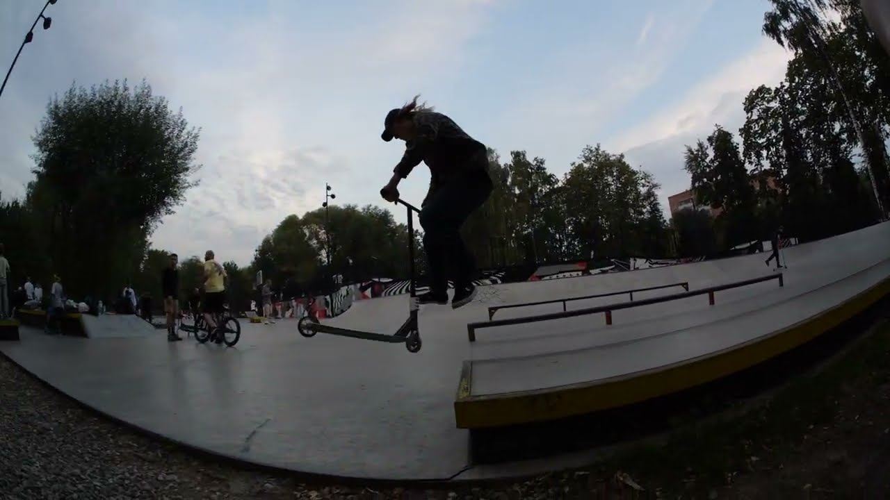 трюки на самокате - скейтпарк г.Мытищи - YouTube