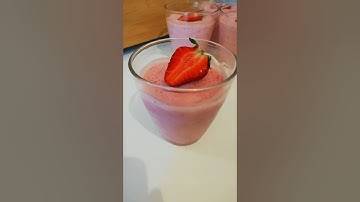 Desert im Glas mit Erdbeeren 🍓Osvjezavajuci desert u casi sa jagodama/Sladoled od jagode