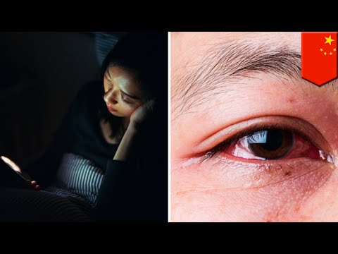 手機傷眼！黑暗中長時間玩手遊 29歲女罹患青光眼