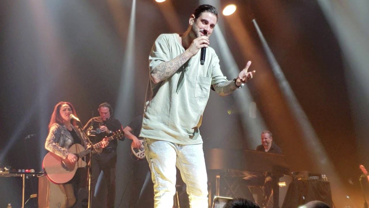 Melendi Un Violinista En El Tejado