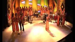Video voorbeeld van "Universal Gospel Choir - The Wonders Of Handes"