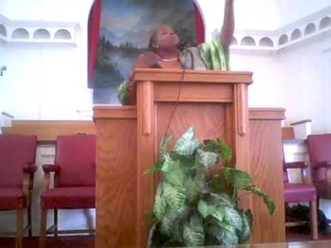 Apostle Delores Williams explaining Expectation.MOV