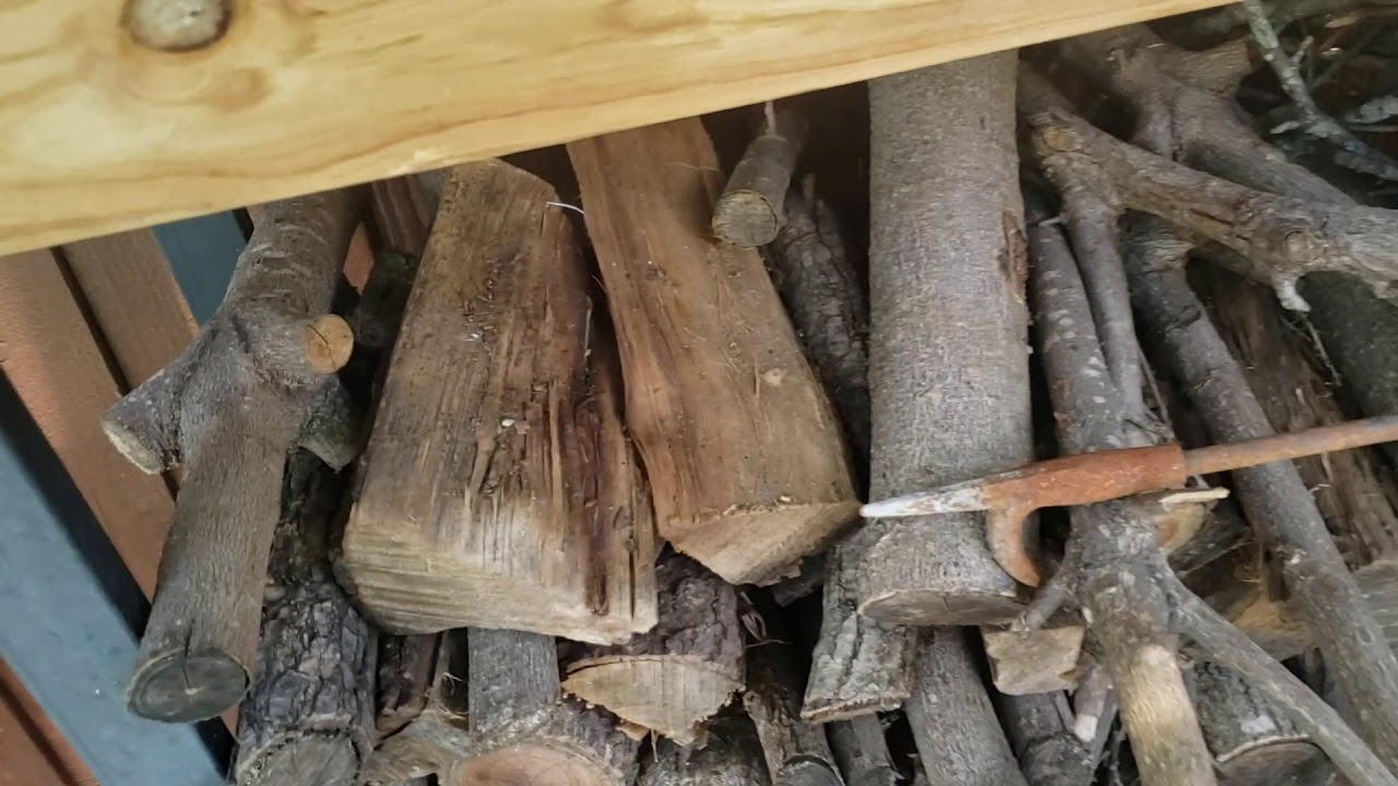 Smoking Ribs on Pilot Rock covered grill YouTube