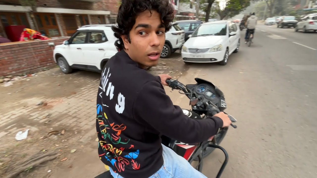 Bike Chalana Seekho w/ Aryan Nag