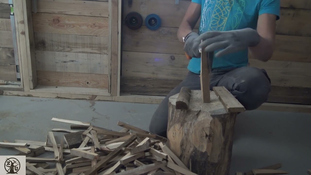 Splitting kindling with Fiskars x7!
