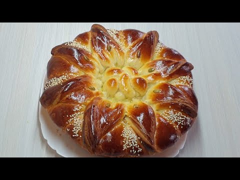 Красивый сдобный пирог с шоколадной начинкой. Воздушное сдобное дрожжевое тесто.