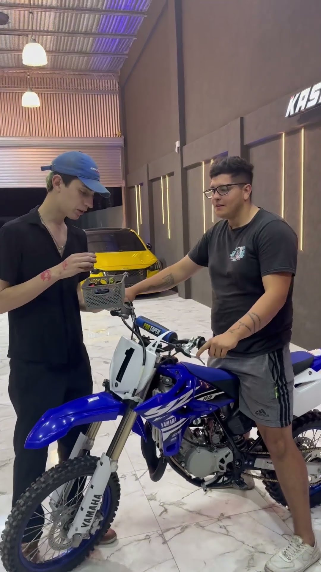 ¡Si tu auto le gana en una carrera al mio te regalo uno nuevo! ?