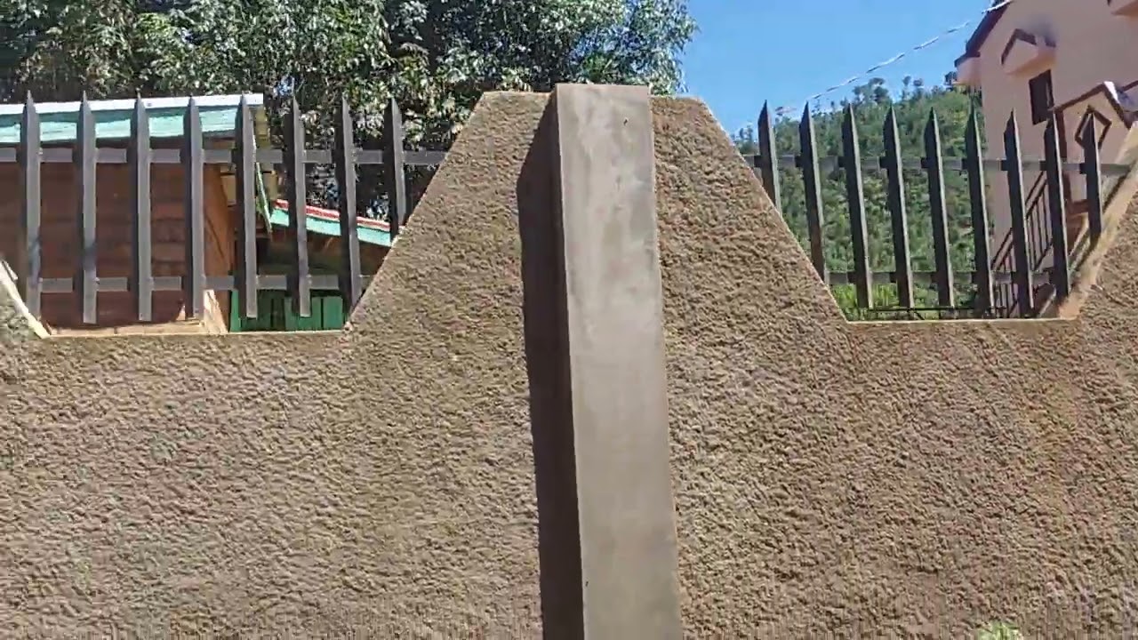 EST IVOHITRA by Bevonikazo to FOKONTANY IADANANA - Streets view of Antsirabe Madagascar 