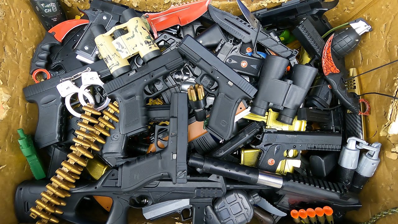 Airsoft Glock Pistols Fully Automatic Rapid Fire, Accuracy on Targets, Box Full of Other Toy