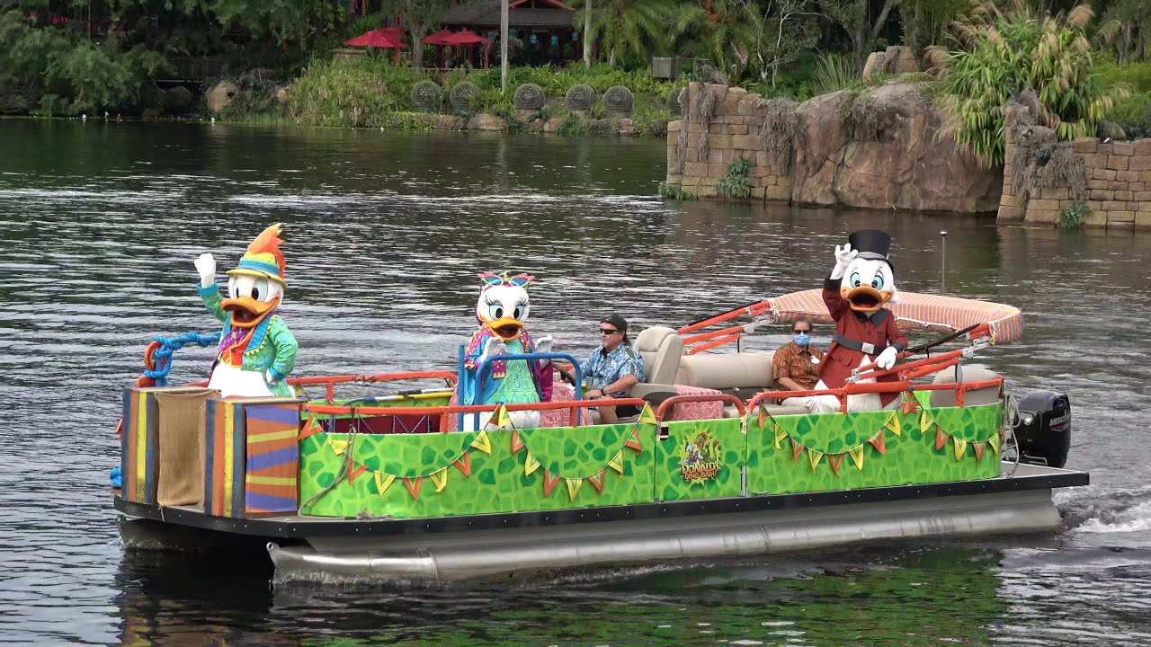 Disney World: Donald’s Dino Bash Flotilla (4K)