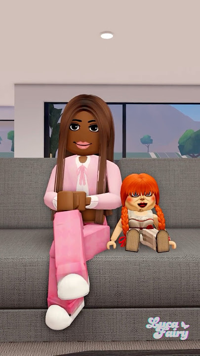 💗 School Love | Prank Friends With An Annabelle Doll | 🏡 Roblox Story #roblox #shorts
