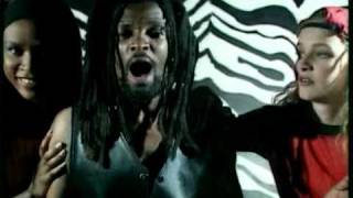 Lucky Dube-Different Colours chords
