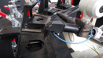 Golden Vtop Laser Robotic Arm ABB Laser Cutting And Welding Machine