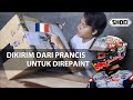 Helm ini dikirim dari Prancis untuk direpaint