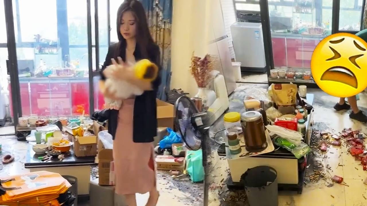 😥Can you believe that a nightclub mom was found with her child in a garbage dump?