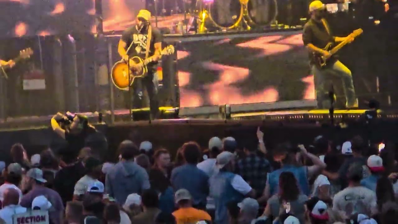9 Lives - Koe Wetzel LIVE @ Hersheypark Stadium, Hershey PA 9/6/25