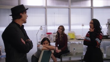 Elseworlds Deleted Scene from The Flash 5x09: Team Flash discuss what to do with Barry and Oliver