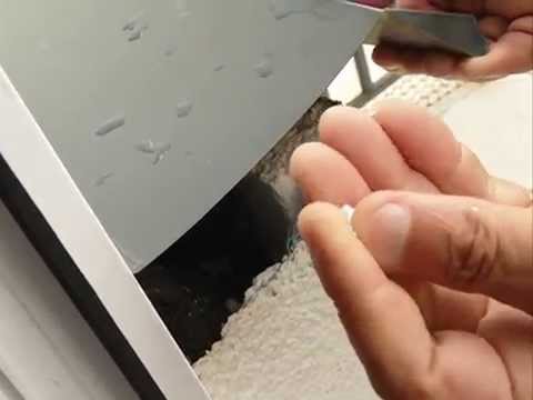 თაბუკაშვილის ქუჩაზე მდებარე დევნილთა საცხოვრებლის ბინადრები შენობის ხარვეზებზე საუბრობენ