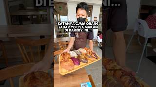 cuma orang sabar yang bisa makan di bakery ini #kulinerjakarta