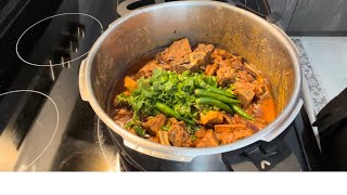 Beef In A E Gravy - Lailas Cuisine