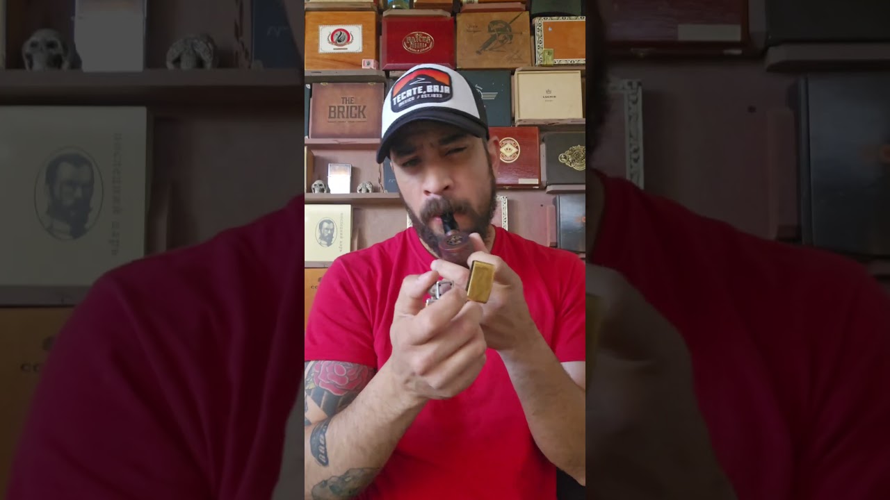 La mejor forma de iniciar el día! con una pipa y un buen tabaco.