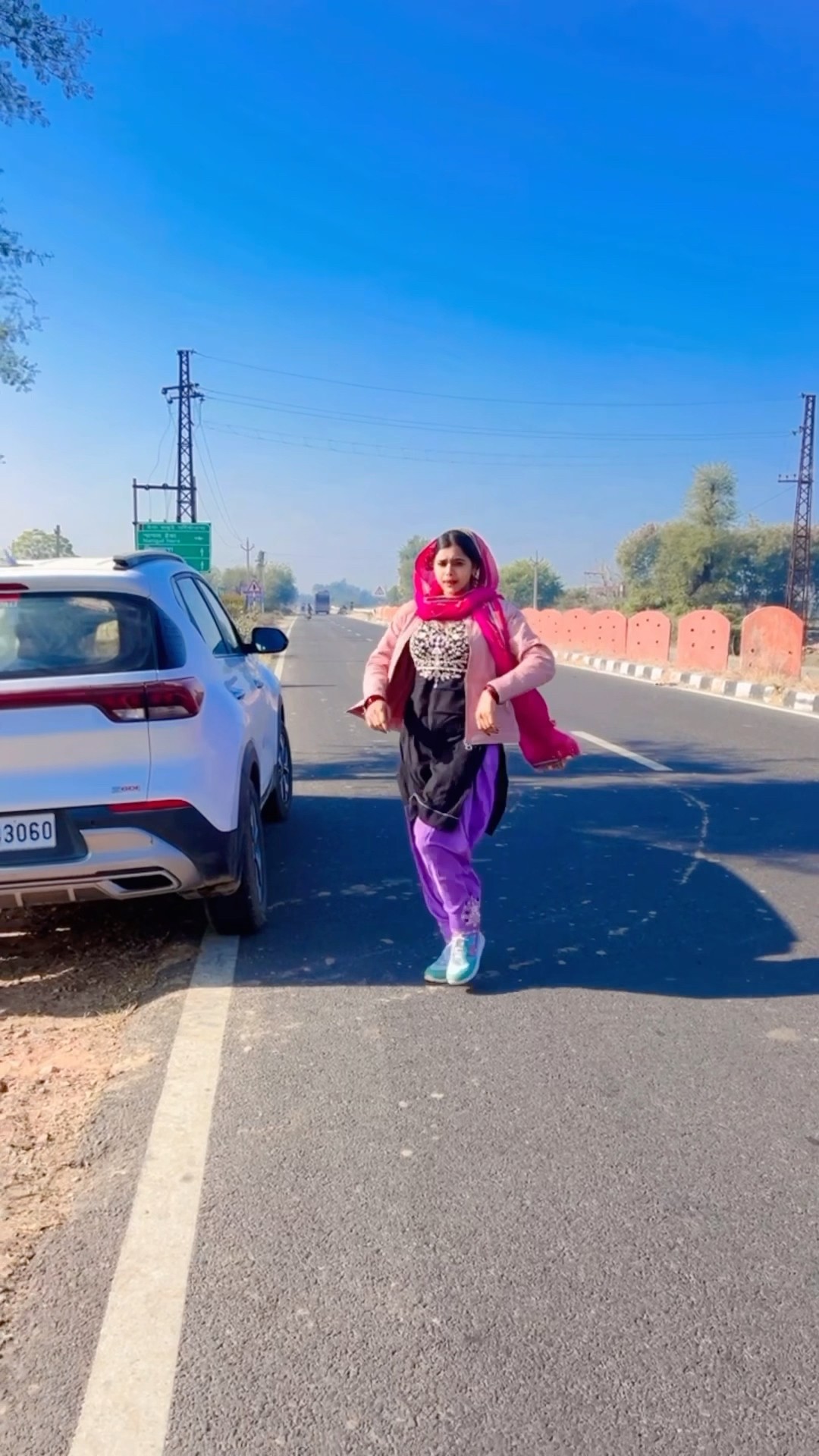 तेरी गेल्या चलूँगी मैं बनके रानी #meenu  #trending #shorts