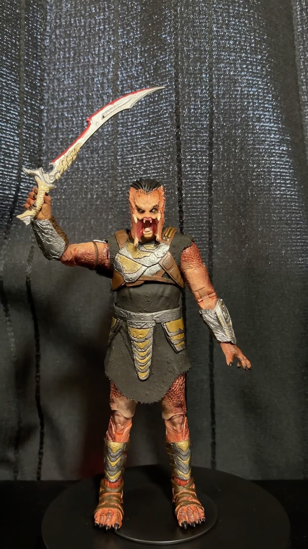 NECA Predator: Badlands Dek デク #プレデター #NECA - YouTube