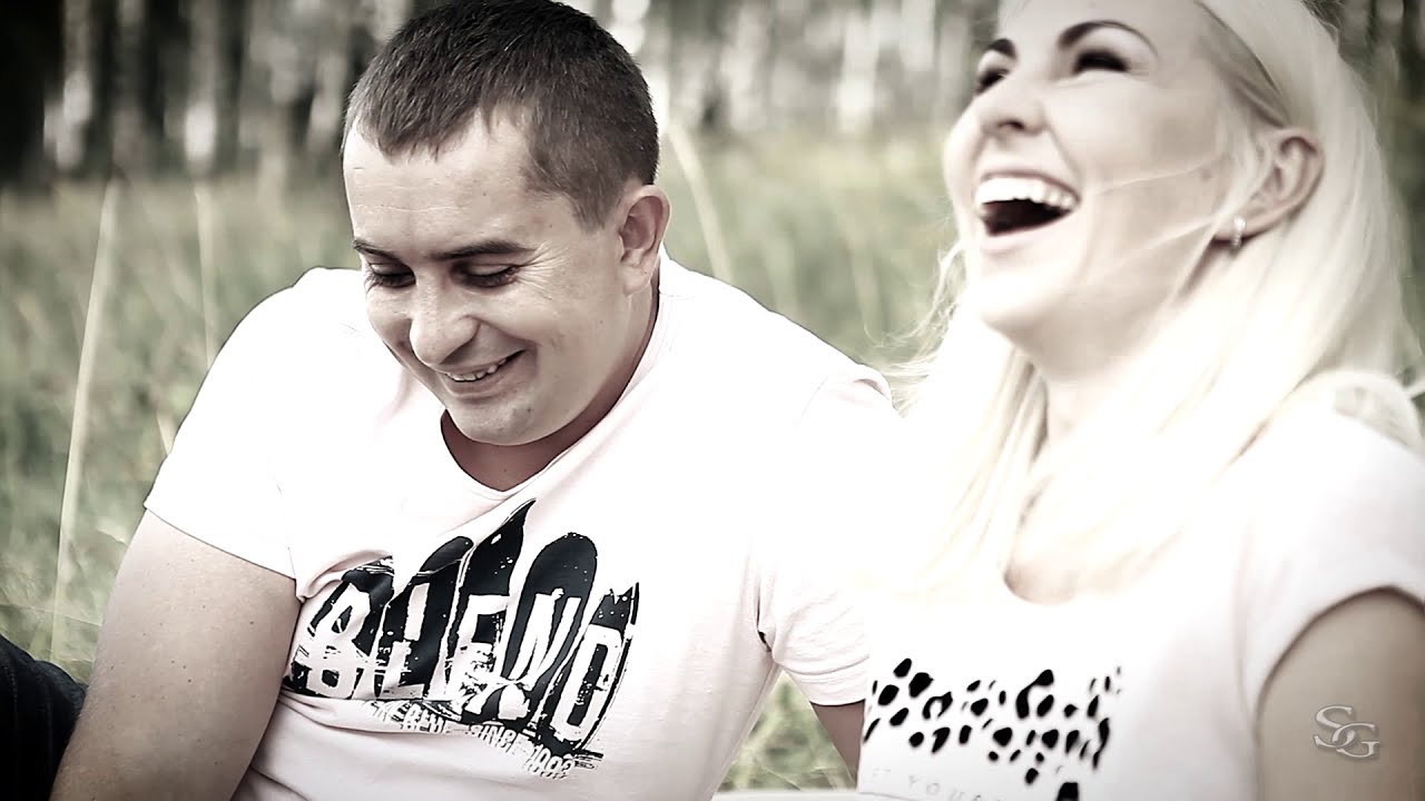 Очень теплый семейный клип "The Happy Moment".