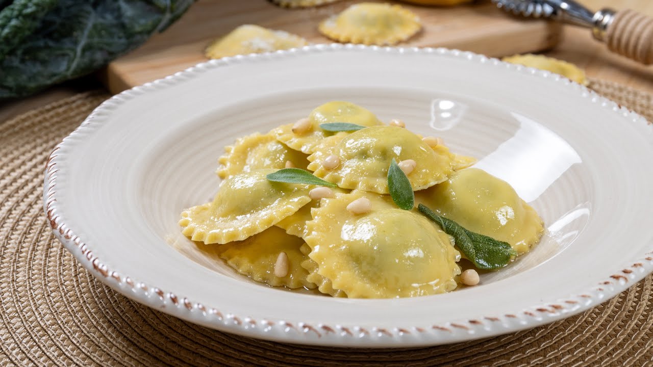 Ravioli Robiola e Cavolo Nero | Menù di Natale