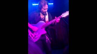 Kip Winger performing &#39;Free&#39;