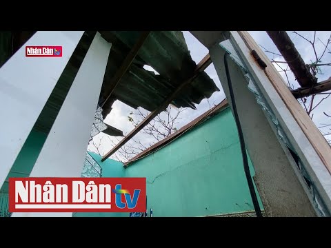 Hàng trăm nhà dân ven biển hư hỏng sau bão số 9 Hàng trăm nhà dân ven biển hư hỏng sau bão số 9