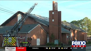 Early Morning Fire Ignites At 3Circle Church In Mobile