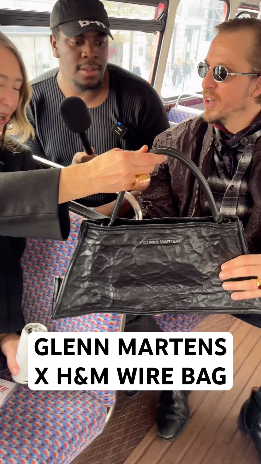Glenn Martens Showcases His H&M “Wire Bag” - YouTube