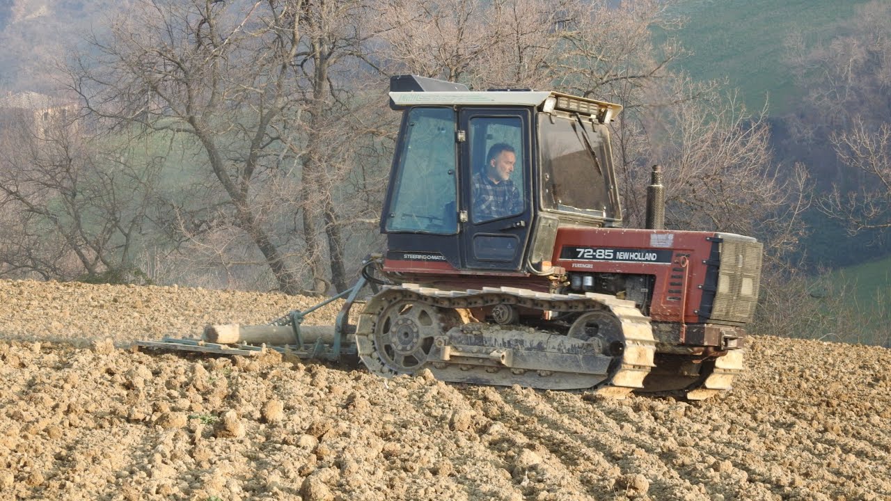 Preparazione letto semina erbaio. New Holland 72-85 + Erpice Angeloni 60 denti. [Az.Agr. Bufo].