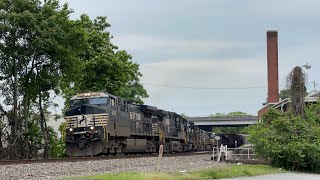 NS AC44C6M 4366 Leads 9-Engine 126-13 on 5/13/24