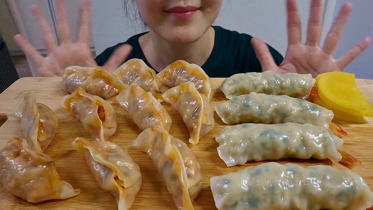 Mukbang kimchi & shrimp mandu dumpling 김치만두 새우만두 먹방 