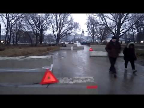 Новини Тернополя 20 хвилин: На в'їзді в село Конопківка люди облаштували блокпост, щоб не пропустити автобус з евакуйованими Новини Тернополя 20 хвилин: На в'їзді в село Конопківка люди облаштували блокпост, щоб не пропустити автобус з евакуйованими