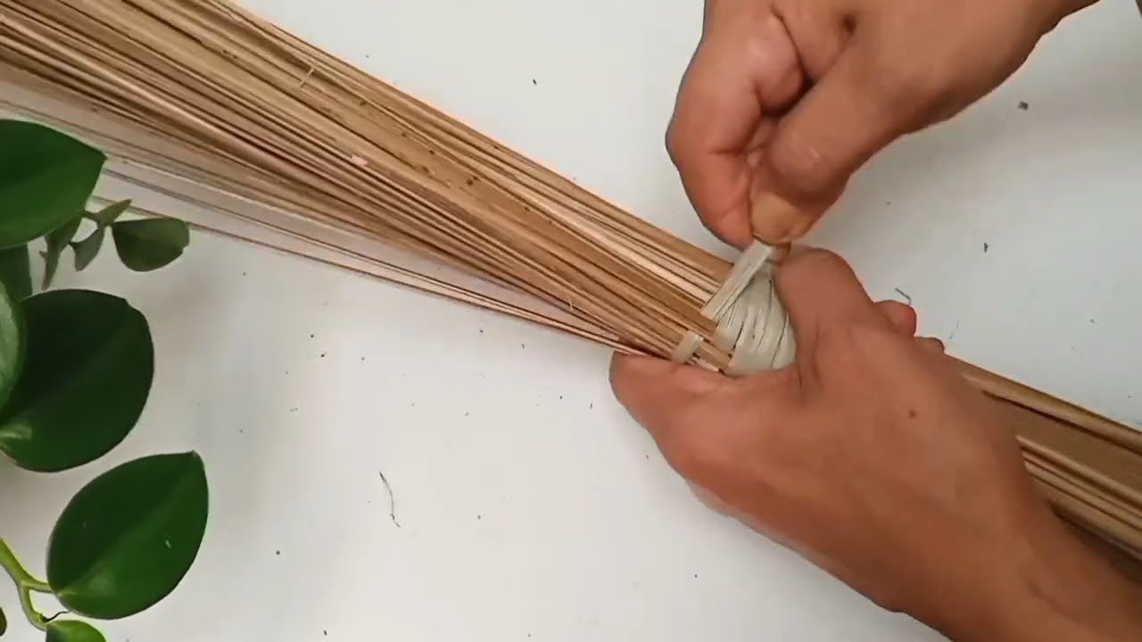 Broom tying/ചൂൽ കെട്ടൽ /@UFScrafts-ez9vd