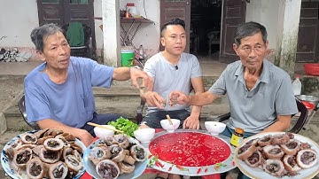 Lê Toàn Food làm tiết canh siêu to tiếp 2 cụ ông 70 tuổi