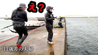 【 大興奮の妻 】　カゴ釣りを楽しんでいたけどアジング練習すると、こんなサイズの…　 日本一尺アジが釣れてる釣り場、夫の隣で大きな魚を釣って大パニック!　直江津港第３堤防（ハッピーフィッシング)