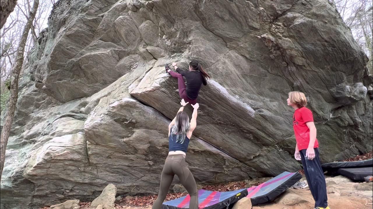 High Rail V2 (Bouldering in Moore’s Wall, North Carolina) YouTube