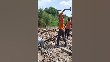 "खतरनाक Rail Cutting & Welding Work 🔥"