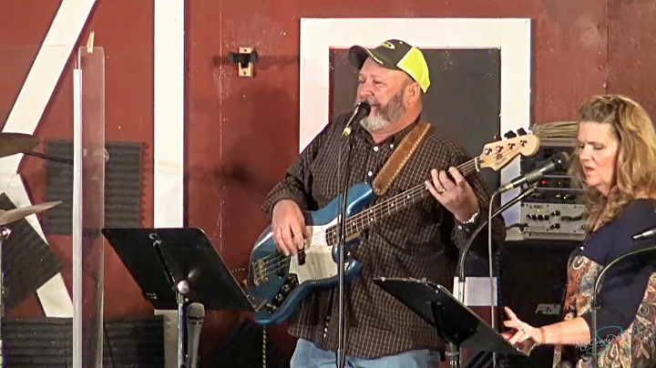 Joe Tillery sings Swinging Doors at The Gladewater...