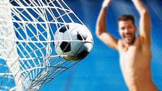 【放送事故】サッカーの試合に裸で乱入する変態になりたい。