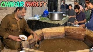 Street Food In Lahore Cheapest Breakfast In Lahore Munir Chikar Cholay Androon Lahore