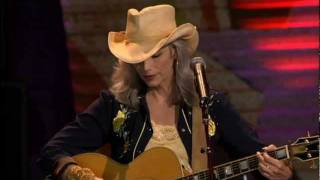 Miniatura de "Emmylou Harris - Red Dirt Girl (Live at Farm Aid 2005)"