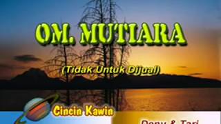Deny & Tari (Penyiar Radio Suara Giri FM Gresik) - Cincin Kawin - With Ky Ageng OM. MUTIARA