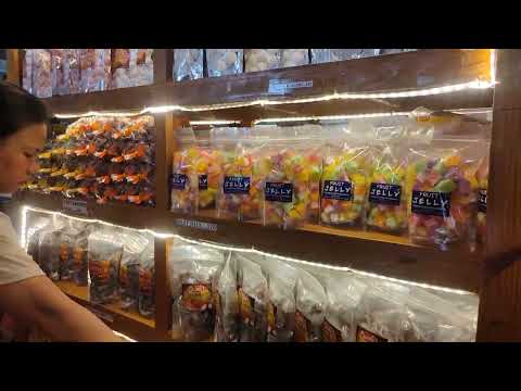 Tara bili tayo ng pasalubong sa Cecilia's Bucopie, Tarts & pasalubong